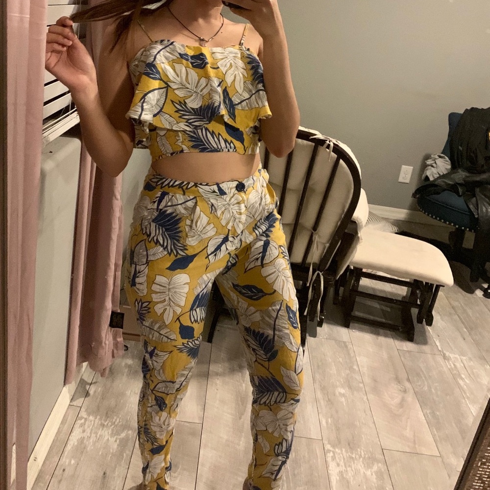 ❌SOLD❌Forever 21 Two-Piece Set